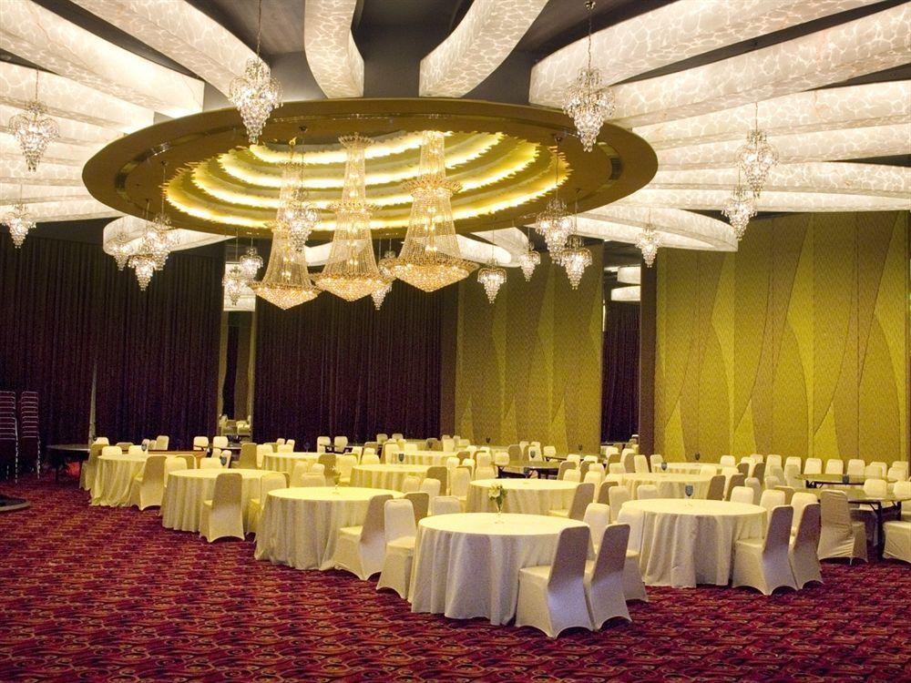 Quest Hotel Simpang Lima - Semarang By Aston Exterior foto