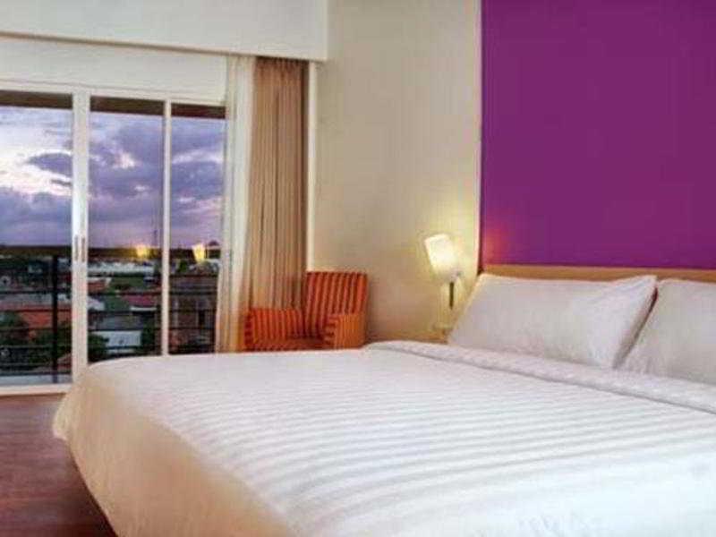 Quest Hotel Simpang Lima - Semarang By Aston Zimmer foto