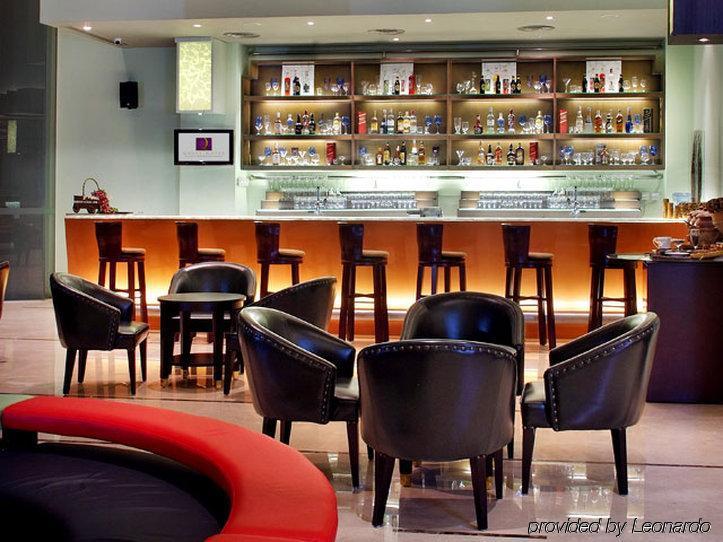 Quest Hotel Simpang Lima - Semarang By Aston Restaurant foto