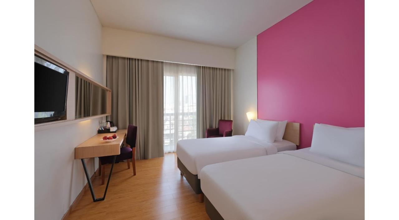 Quest Hotel Simpang Lima - Semarang By Aston Exterior foto