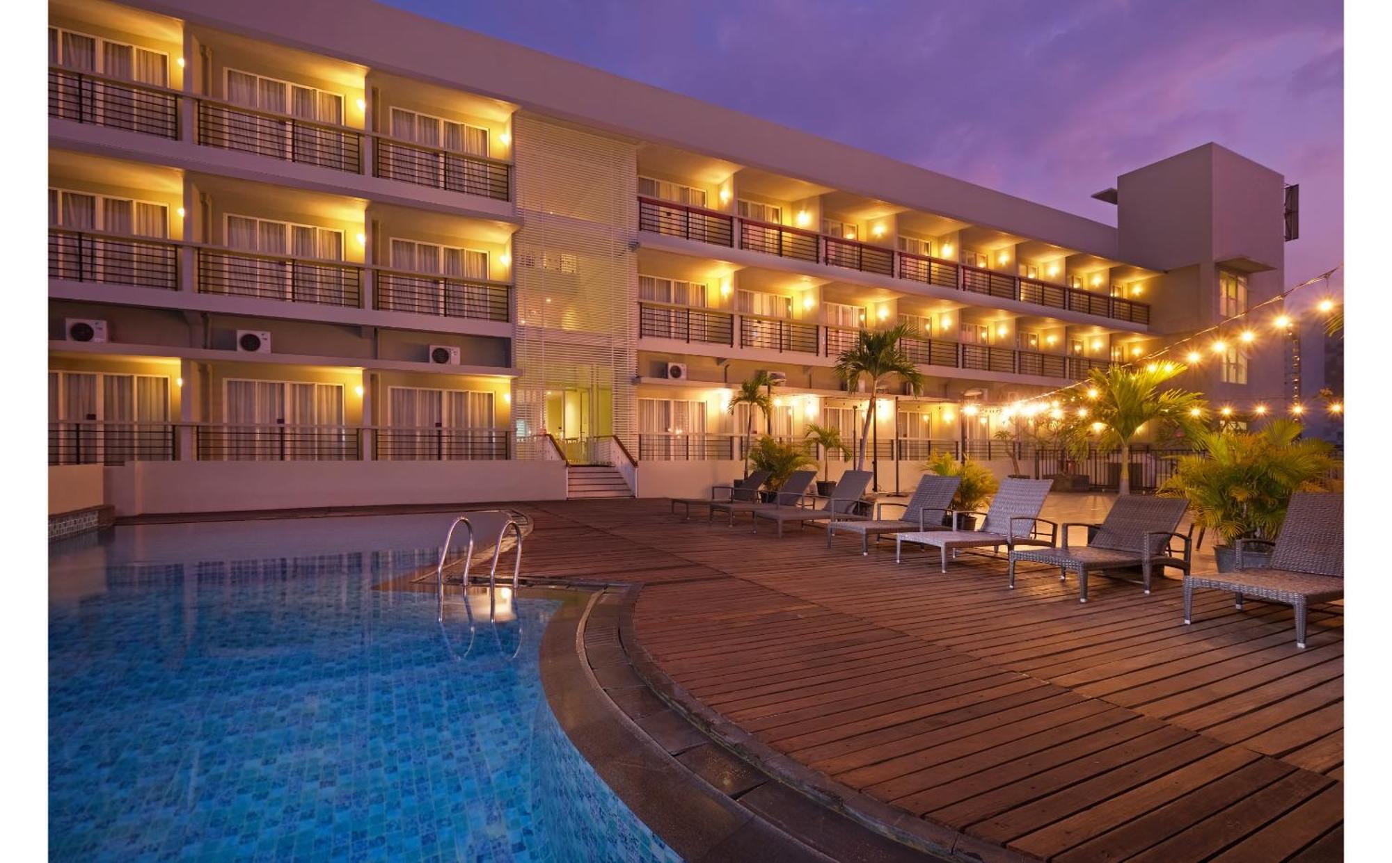 Quest Hotel Simpang Lima - Semarang By Aston Exterior foto