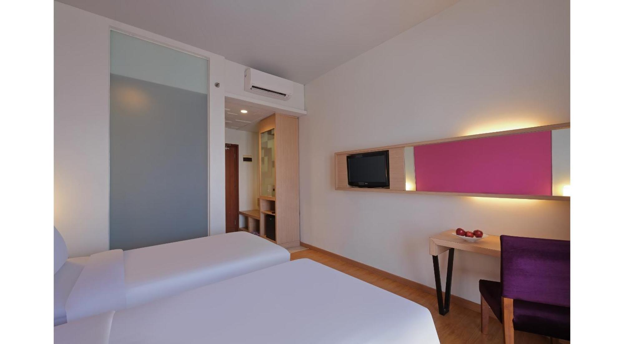 Quest Hotel Simpang Lima - Semarang By Aston Exterior foto