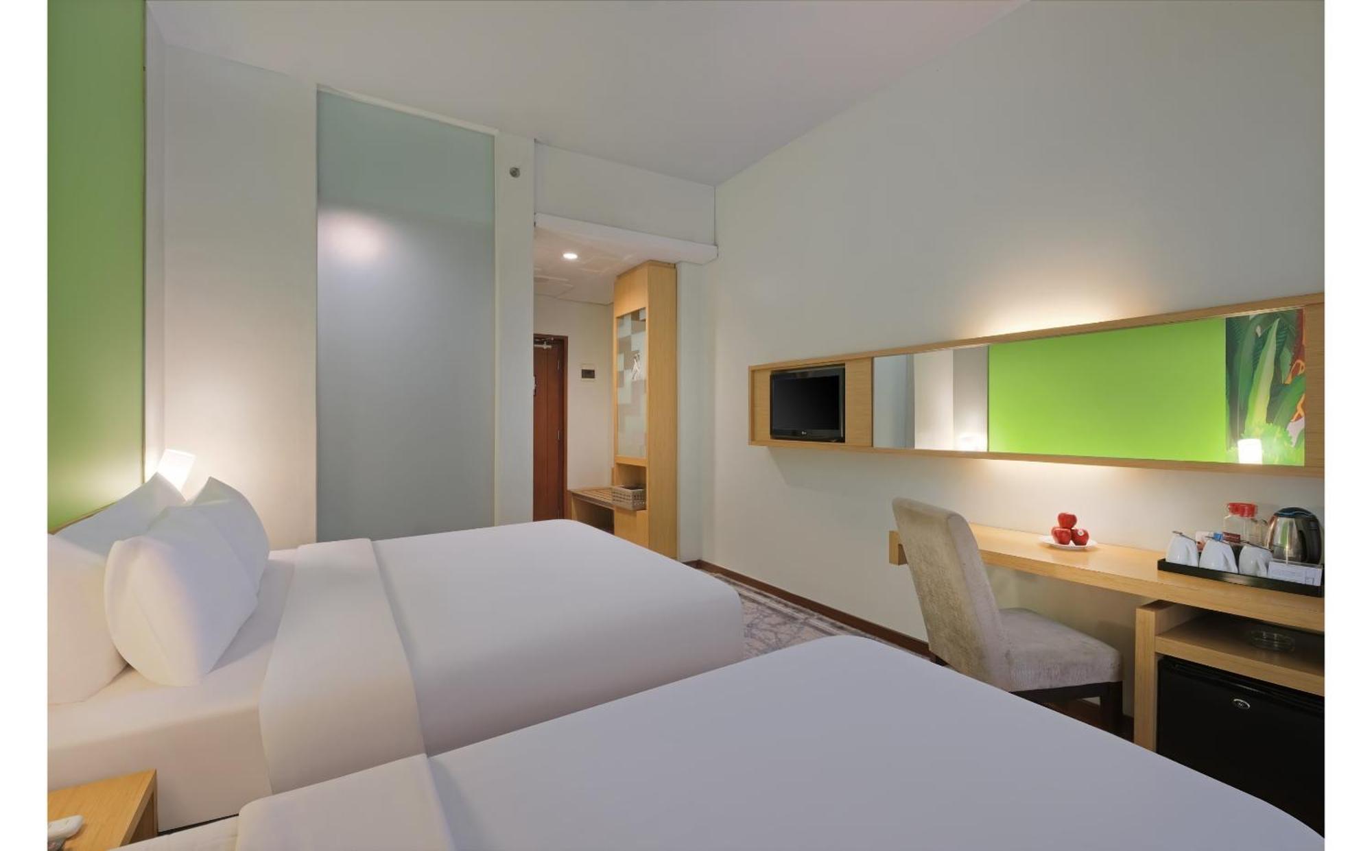 Quest Hotel Simpang Lima - Semarang By Aston Exterior foto