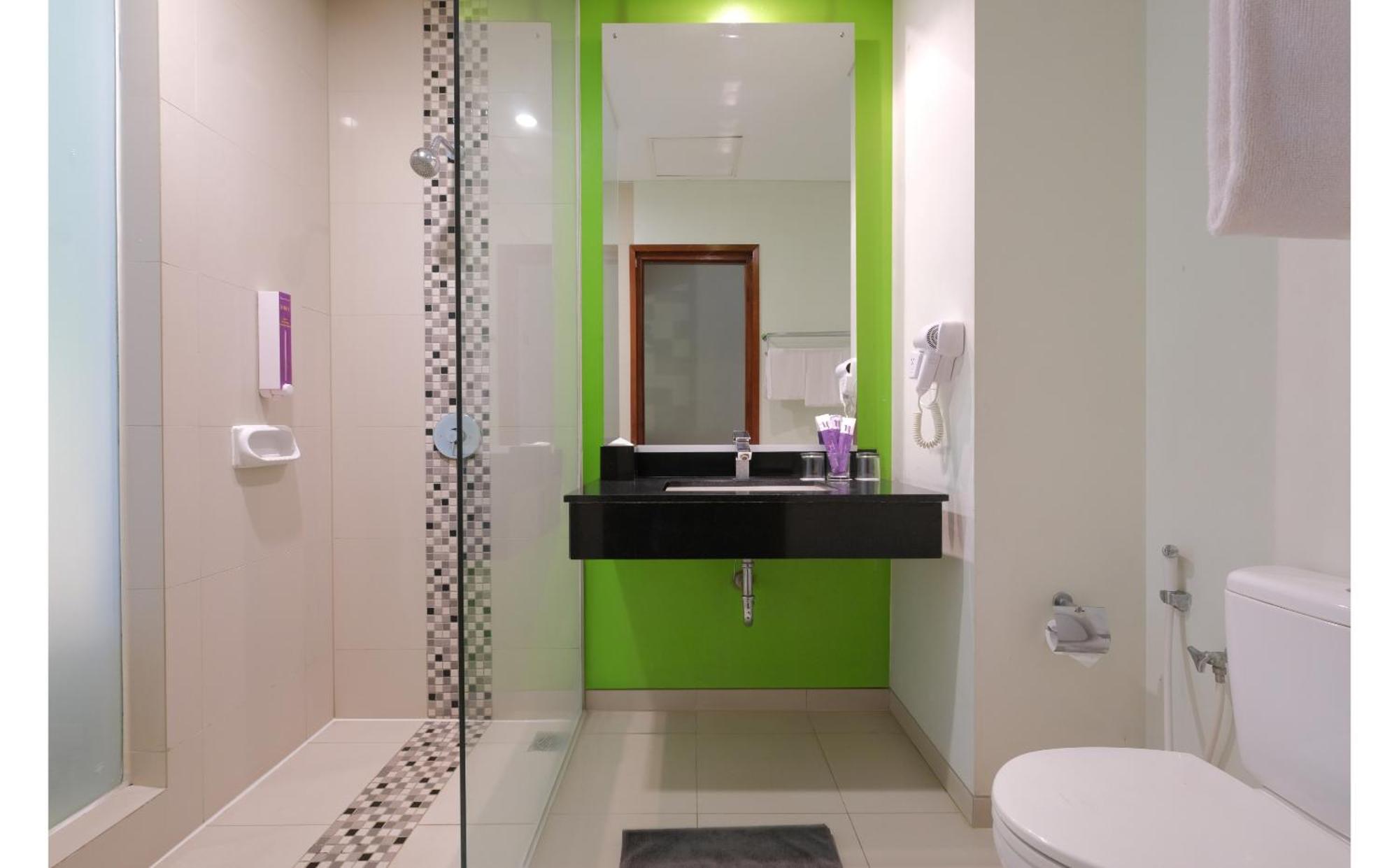 Quest Hotel Simpang Lima - Semarang By Aston Exterior foto