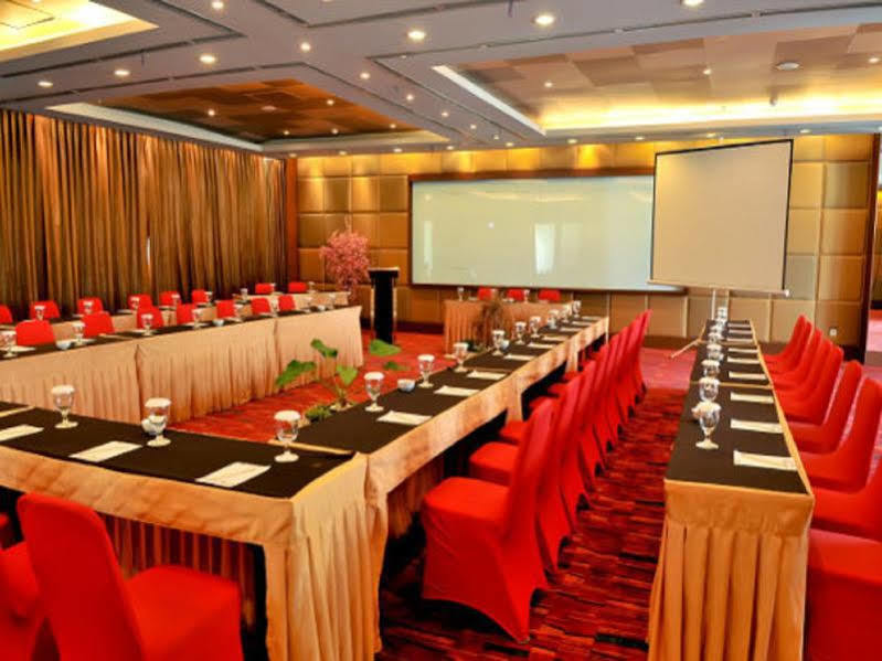 Quest Hotel Simpang Lima - Semarang By Aston Exterior foto