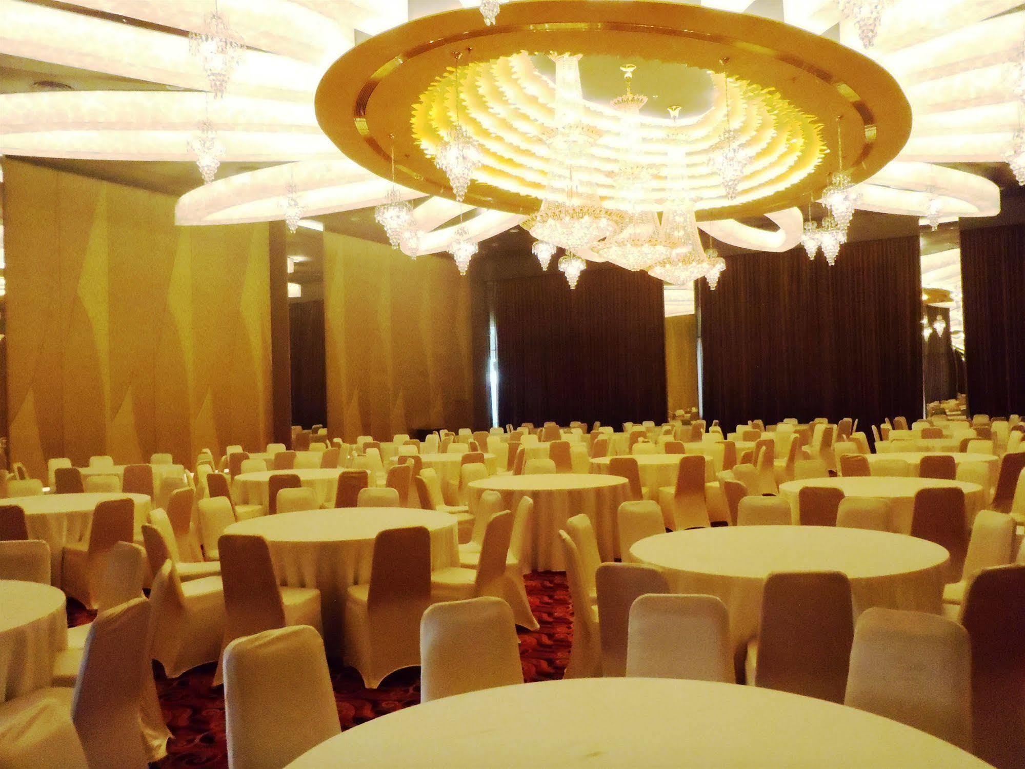 Quest Hotel Simpang Lima - Semarang By Aston Exterior foto