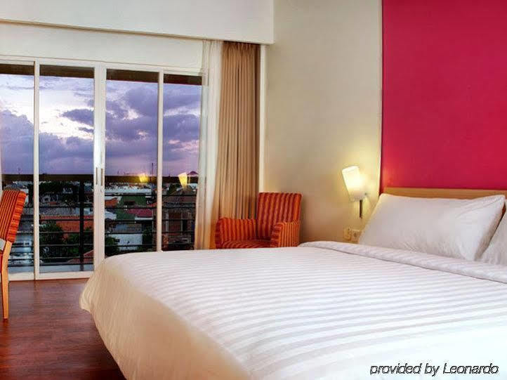 Quest Hotel Simpang Lima - Semarang By Aston Exterior foto